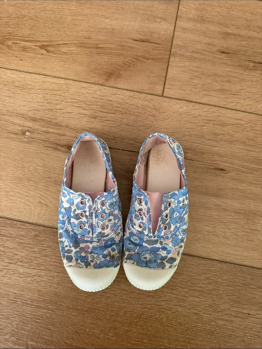 Trotters London Girls Floral Slip-On Canvas Shoes in Bluebell Liberty Print